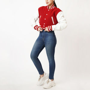 Chaqueta universitaria de moda personalizada de alta calidad mangas de cuero genuino bordado de chenilla chaqueta universitaria de lana recortada para mujer - Product Image 5