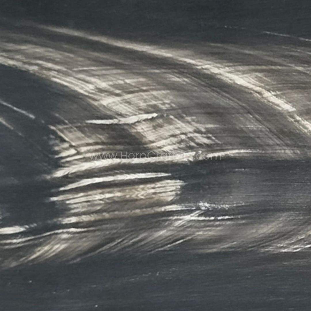 Noir avec stries blanches