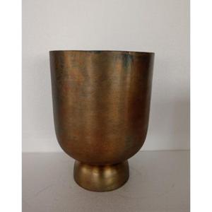 Vases en métal design haut de gamme pour un décor élégant, forme et taille personnalisées polies dorées disponibles à un prix avantageux - Product Image 4