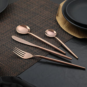 Ensemble de couverts MAKREY en acier inoxydable rose doré de luxe, finition minimaliste brillante, durable, léger, réutilisable, facile à nettoyer - Product Image 4