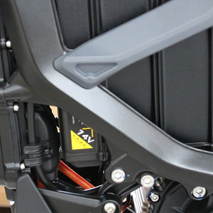 Motocicleta Eléctrica Todoterreno Sutton Sur Ron Ultra Bee Sur ron Light Bee X Edición Negra 2024 - Product Image 3