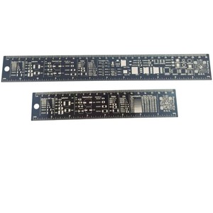 Règles de mesure en plastique noir avec échelles et données imprimées - Product Image 1