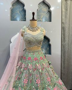 Satin élégant en soie Lehenga Choli à la mode indien pakistanais véritable miroir broderie paillettes fonctionnent avec Cancan et toile Patta - Product Image 6