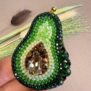 Parches y Broches de Cuentas Hechos a Mano con Cuentas de Vidrio, de un Vendedor Genuino - Product Image 3