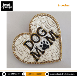 Offre incroyable sur des broches en forme de cœur de qualité exceptionnelle brodées à la main avec broche - Product Image 2