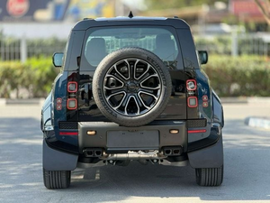 Land Rover Defender 400 Turbo 2026, Motor V8 de 4.0L a Gasolina, 400 HP, Automático, Cuero Oscuro, Techo Panorámico, LED, R20, SUV, Euro V - Product Image 2