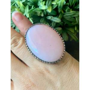 แหวนโอปอลผู้ชาย Alex Sanchez สีชมพูคอรัลและเงินสเตอร์ลิง ประดับแบบ Bezel Setting ขนาด 6.5 เหมาะสำหรับใส่ทุกวัน พร้อมใบรับรอง IGI - Product Image 2