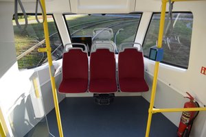 Modèle de tramway moderne haute capacité série T701 avec système de contrôle à transistors et conception confortable pour les passagers - Product Image 6