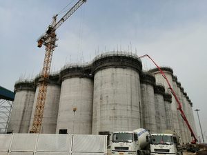 Pompe à moteur de grue à tour robuste, fiable et à haute efficacité, capacité de 12 tonnes, couple de levage de <span class=keywords><strong>2500</strong></span> <span class=keywords><strong>KN</strong></span>.m, pour le climat du Moyen-Orient - Product Image 4