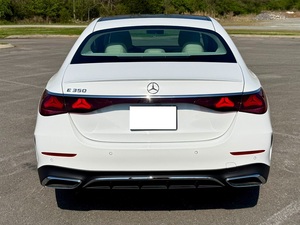 IMPRESIONANTE MERCEDES-BENZ E-350 2025 CON TRANSMISIÓN AUTOMÁTICA - Product Image 6