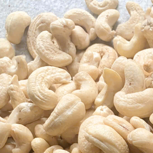 Vietnam Factory Cashew Nut <b>Jumbo</b> Ww180 Organic Raw Cashew Nuts Santigo Viet Nam Customer OEM ODM Requirement - Product Image 1