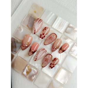 Decorazioni per Unghie in Velluto Effetto Blush Bloom, Eleganti Adesivi per Unghie da Donna - Product Image 3