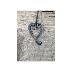 Colgante de Cruz de trol forjado hecho a mano para mujer, herrero personalizado, Vikingo, collar, amuleto, colgante de hierro Medieval con parte superior trenzada, venta al por mayor - Product Image 1