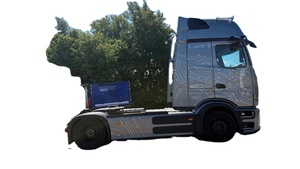 Tractor de Servicio Pesado 2025, 4x2, 630HP, Diésel, Transmisión Automática, Sistema de Aire Completo, Retarder, Cabina de Larga Distancia con Techo Alto, Volante a la Izquierda, R18 - Product Image 3