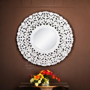 Espejo de pared redondo de madera de mango hecho a mano con marco tallado ornamentado para una decoración elegante del hogar y detalles con estilo vintage. - Product Image 6