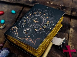 Journal vintage en cuir avec bord en papier, journal de grimoire à troisième oeil, sort vierge Antique, carnet de notes Wiccan spécial d'horreur - Product Image 2