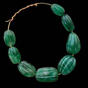 Collar y Pulsera de Cuentas Ovaladas de Esmeralda Estilo Tendencia 2026, Diseño Hecho a Mano con Gemas Verdes Naturales, Gemas Sueltas Seleccionadas - Product Image 6