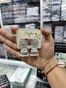 Vente flash Boucles d'oreilles indiennes en argent antique Jhumki Boucles d'oreilles en zircon Bijoux pour femmes Boucles d'oreilles Bijoux pour femmes - Product Image 2