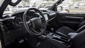 Entrega Inmediata 2025 TOYOTA HILUX GR SPORT 2.8D – BLANCO - Product Image 5