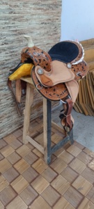 Selle de cheval de course occidentale anglaise de haute qualité, en cuir premium, fabriquée à la main, durable, confortable, avec éléments en bois, fibre de verre et plastique. - Product Image 2