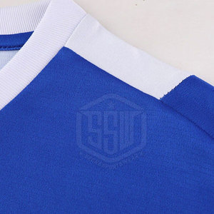 Ensemble d'uniformes de football professionnels en tissu polyester à séchage rapide, prix direct usine, en vente - Product Image 5