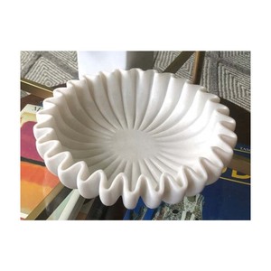 Bol en marbre de Makrana du Rajasthan, décoration d'intérieur unique avec une forme découpée époustouflante, cadeau en pierre artisanal - Product Image 3