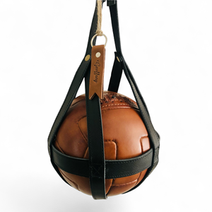 100% วินเทจคลาสสิกย้อนยุคโบราณหนังวัวสีดำฟุตบอลแบบพกพาสไตล์โลโก้บอลสำหรับแขวนตกแต่ง FBH02 - Product Image 2