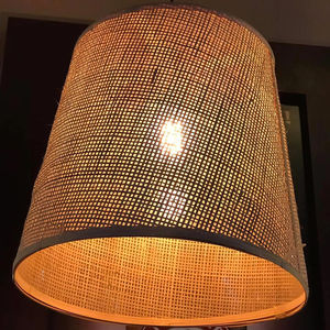 Lámpara decorativa de bambú, Material tejido natural de Vietnam para iluminación moderna del hogar, ambiente de restaurante y diseño de interiores - Product Image 1