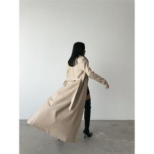 Gabardina de Cuero para Mujer en Color Piedra - Product Image 1