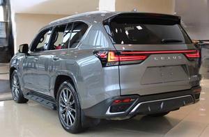 Usado cuidadosamente 2023 Lexus LX 600 F SPORT Manejo 4dr SUV 4WD - Product Image 6