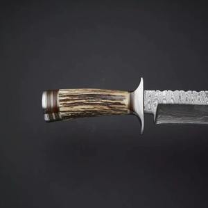 Cuchillo de Caza de Acero de Damasco Hecho a Mano con Mango de Cuerno de Ciervo, con Funda, Hoja Fija, Personalizable, OEM, Supervivencia, Táctico - Product Image 4