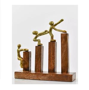 Escultura artística de aluminio fundido que simboliza la unidad, la fuerza, la forma elegante y la excelencia artesanal contemporánea. - Product Image 5