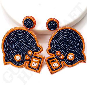 Boucles d'oreilles perlées faites à la main pour casque de football, style quotidien des fans de sport, bijoux pour le jour du match, esprit d'équipe, mode - Product Image 2