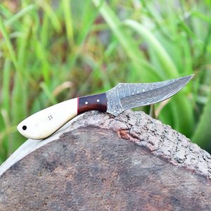 Cuchillo Bushcraft de Damasco hecho a mano, hoja fija de tamaño personalizado con Funda de cuero y mango de hueso para caza al aire libre - Product Image 3