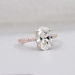 Bague de fiançailles en or rose certifiée IGI avec diamants ovales et pavés, alliances en diamants - Product Image 3