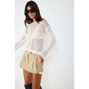 Pull en tricot doux avec détails texturés - Product Image 1