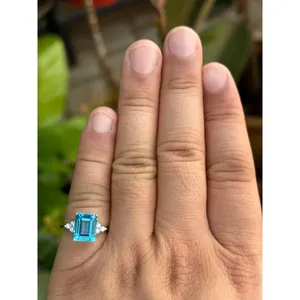 แหวนทองคำขาว 14k ทำมือ ประดับพลอยบลูโทแพซทรงเหลี่ยมมรกต สำหรับงานหมั้น เครื่องประดับชั้นดี พร้อมพลอยธรรมชาติ - Product Image 4