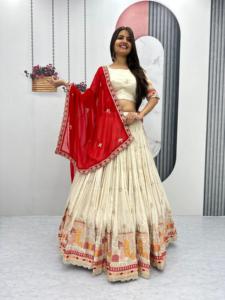 Fabrication indienne Designer Banarasi Lehenga Choli en tissu de soie pure pour les mariées et les occasions spéciales disponibles à bas prix - Product Image 3