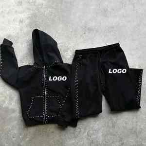 Survêtement de luxe personnalisé orné de strass, conçu avec des œuvres d'art en cristal scintillant, doublure douce et silhouette contemporaine - Product Image 4