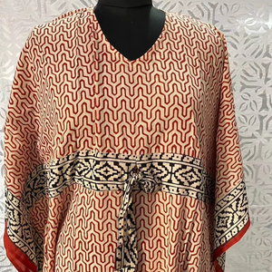 ชุดเดรสใส่เดินชายหาดคอวีพิมพ์ลายดอกไม้ทำด้วยมือสำหรับผู้หญิงชุดเดรสลำลองสำหรับฤดูร้อน - Product Image 1