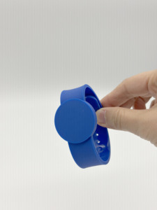 สร้อยข้อมือสายรัดข้อมือซิลิโคน RFID ขึ้นรูปด้วยซิลิโคนระดับพรีเมียมที่ไม่ก่อให้เกิดภูมิแพ้ - Product Image 4