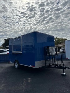 Remolque de Comida Cerrado Azul de 3500 lb con Aire Acondicionado Integrado, Espacio de Preparación Eléctrico Incorporado, Diseño Moderno con Garantía - Product Image 6