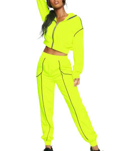 ชุดวอร์มผู้หญิงแบบมีโลโก้สั่งทำ ชุดวอร์มสองชิ้น ไซส์พลัส ชุดวอร์มผู้หญิงแบบมีโลโก้สั่งทำ พร้อมบริการ OEM - Product Image 1