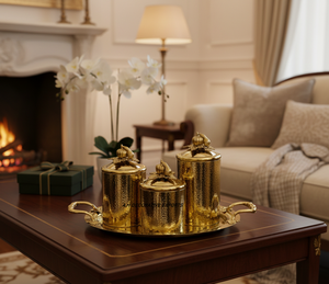 Plateau de Conservation Alimentaire de Luxe en Acier Inoxydable Doré, Fait Main et Écologique, pour une Conservation Optimale des Aliments dans les Cuisines Modernes - Product Image 1