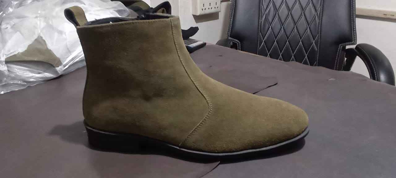 สีเขียวเข้ม