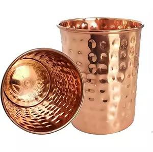 Tasse en cuivre design de qualité supérieure avec une finition lisse, idéale pour les bars de cuisines élégantes et les collections de cadeaux - Product Image 4