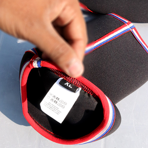 ปลอกรัดเข่าสีดำขนาด 7 มม. ทำจากนีโอพรีน ขายส่ง พร้อมโลโก้สั่งทำ สำหรับออกกำลังกาย ช่วยพยุงและรัดกล้ามเนื้อ เหมาะสำหรับยกน้ำหนักและสควอท - Product Image 3