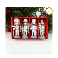 Ensemble de soldat casse-noisette de Noël en bois traditionnel fabriqué au Vietnam parfait pour la décoration intérieure et la collection de cadeaux