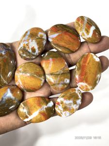 Ágata Indonesia Roja Natural de Diseño, Gema Suelta en Cabujón, Formas y Tamaños Variados, Aprox. 20 a 30 mm, Venta al Por Mayor - Product Image 4