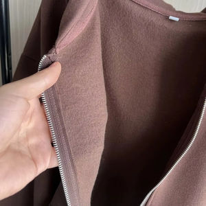 ชุดเสื้อมีฮู้ด2ชิ้นเปิดไหล่โอเวอร์ไซส์พร้อมกางเกงวอร์มกางเกงวิ่งสำหรับฤดูหนาวมีซิปตกแต่งลายพื้น - Product Image 4